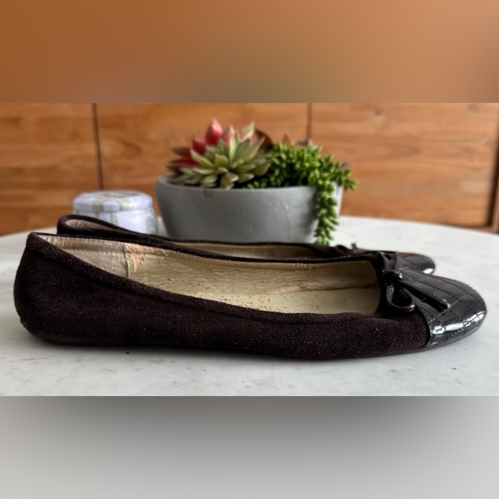 Steve Madden Dark Brown Suede Cap Toe Flats